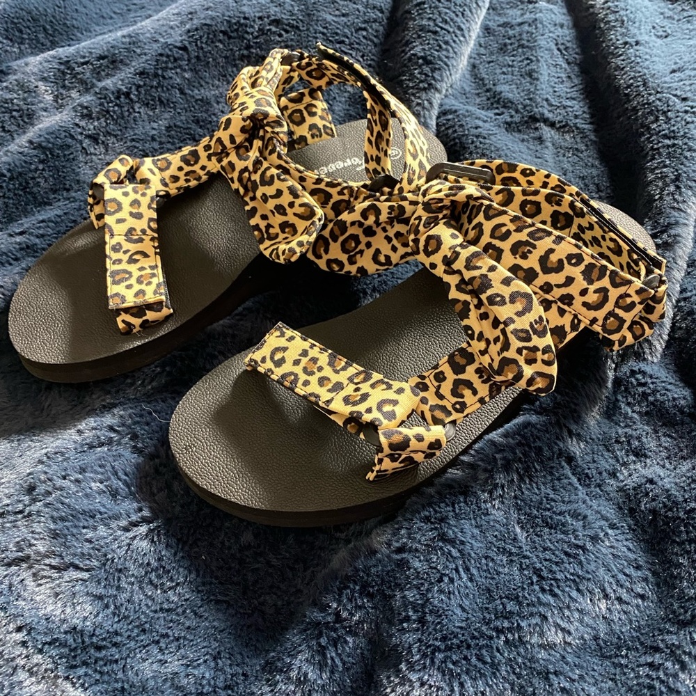 Leopard Sandals - Picture 2 of 4